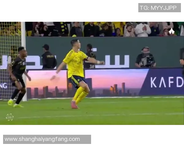 足球球星成语盘点：从梅西过人到C罗破门，球场智慧如何化作成语传世